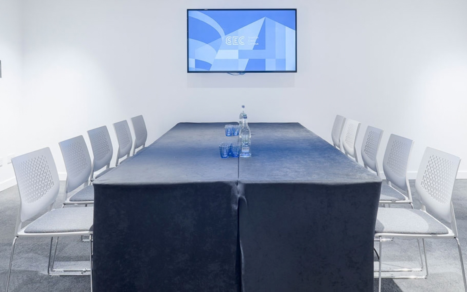 image of M5 room with boardroom seating