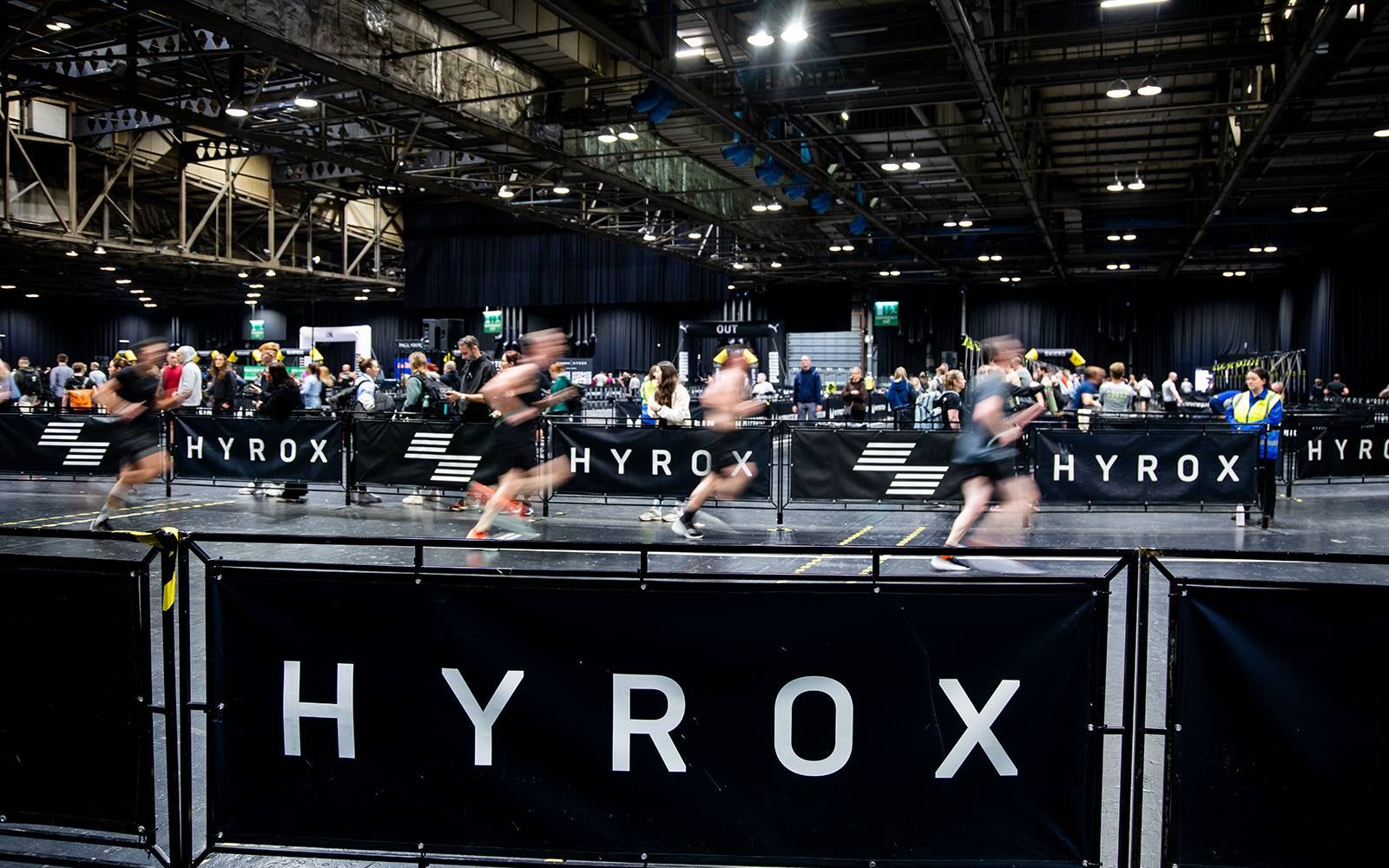 People running at Hyrox.