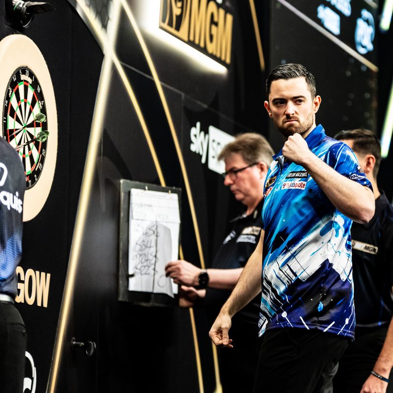 dart player celebrating win
