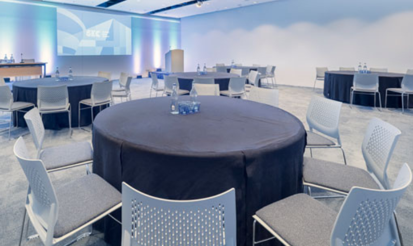 Image of the Carron with cabaret seating
